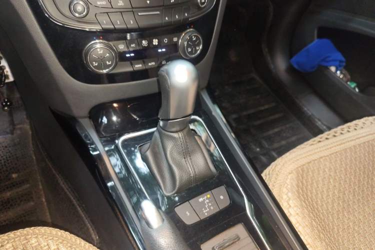 Used Peugeot 508 2012 2.0L Automatic Sunroof Classic Edition Gear Lever