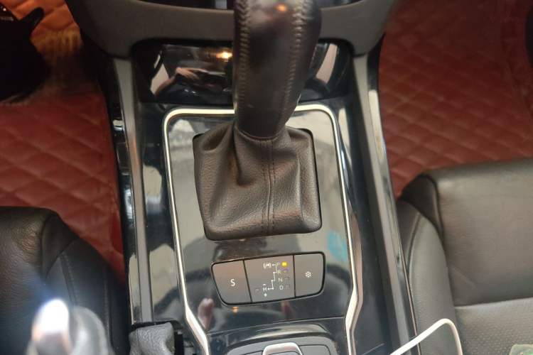 Used Peugeot 508 2012 2.0L Automatic Smart Enjoyment Version Gear Lever