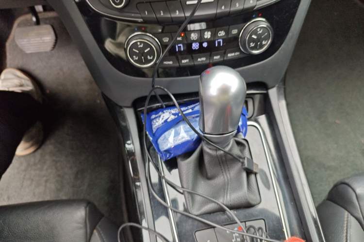 Used Peugeot 508 2012 2.0L Automatic Smart Enjoyment Version Gear Lever