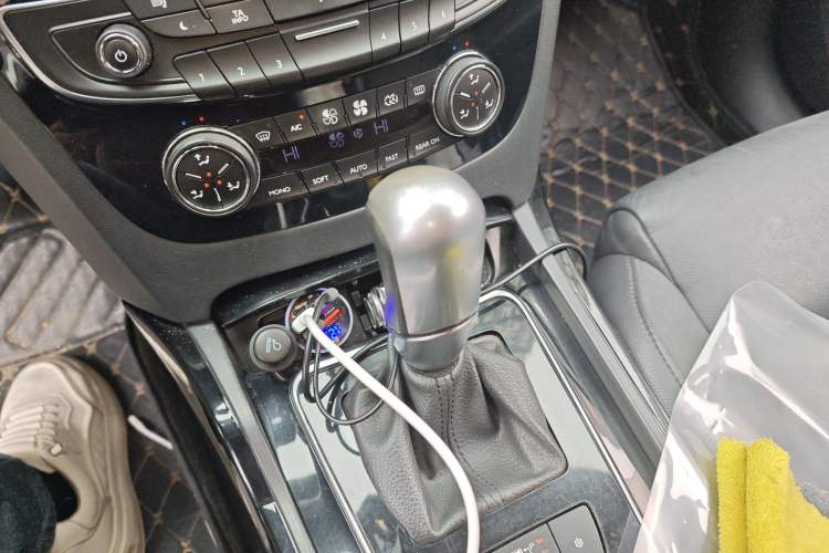 Used Peugeot 508 2012 2.0L Automatic Smart Enjoyment Version Gear Lever