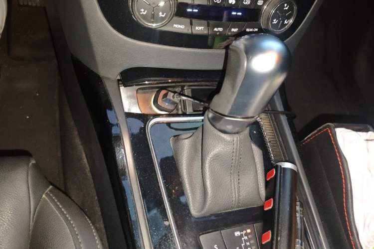 Used Peugeot 508 2012 2.0L Automatic Smart Enjoyment Version Gear Lever