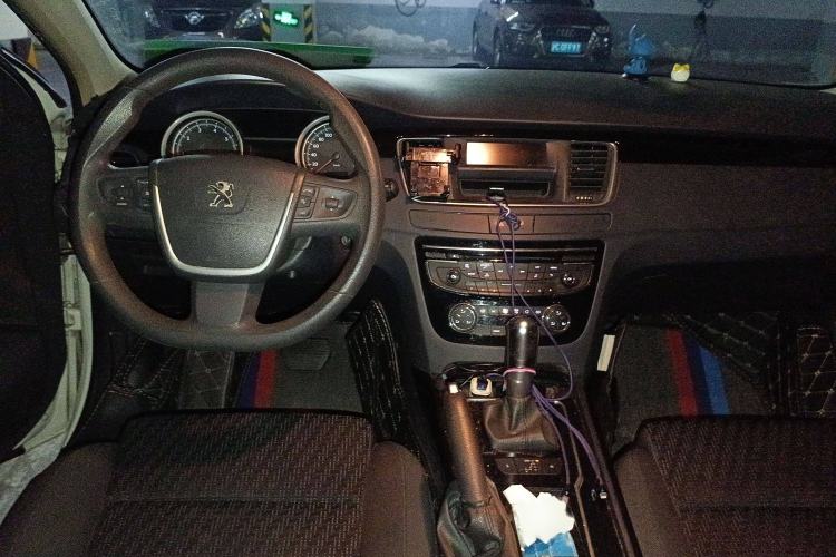 Used Peugeot 508 2012 2.0L Automatic Sunroof Classic Edition Interior 2