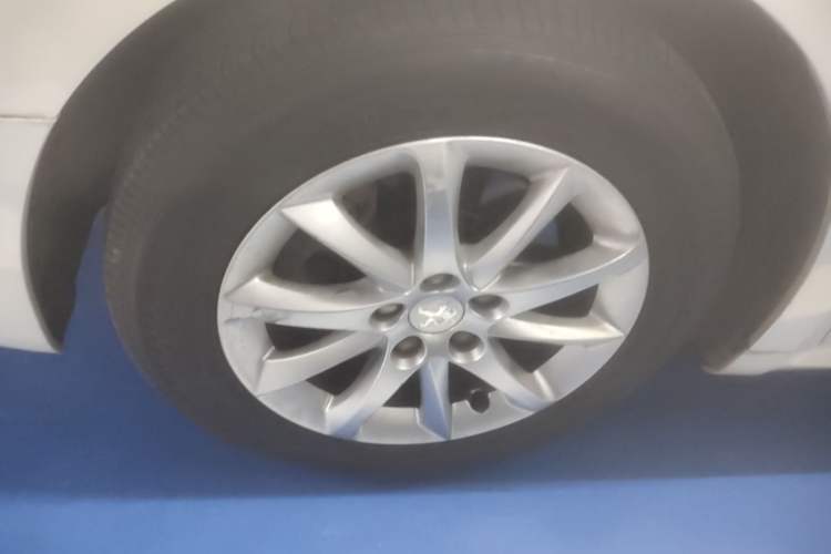 Used Peugeot 508 2012 2.0L Automatic Sunroof Classic Edition Left Front Wheel Hub