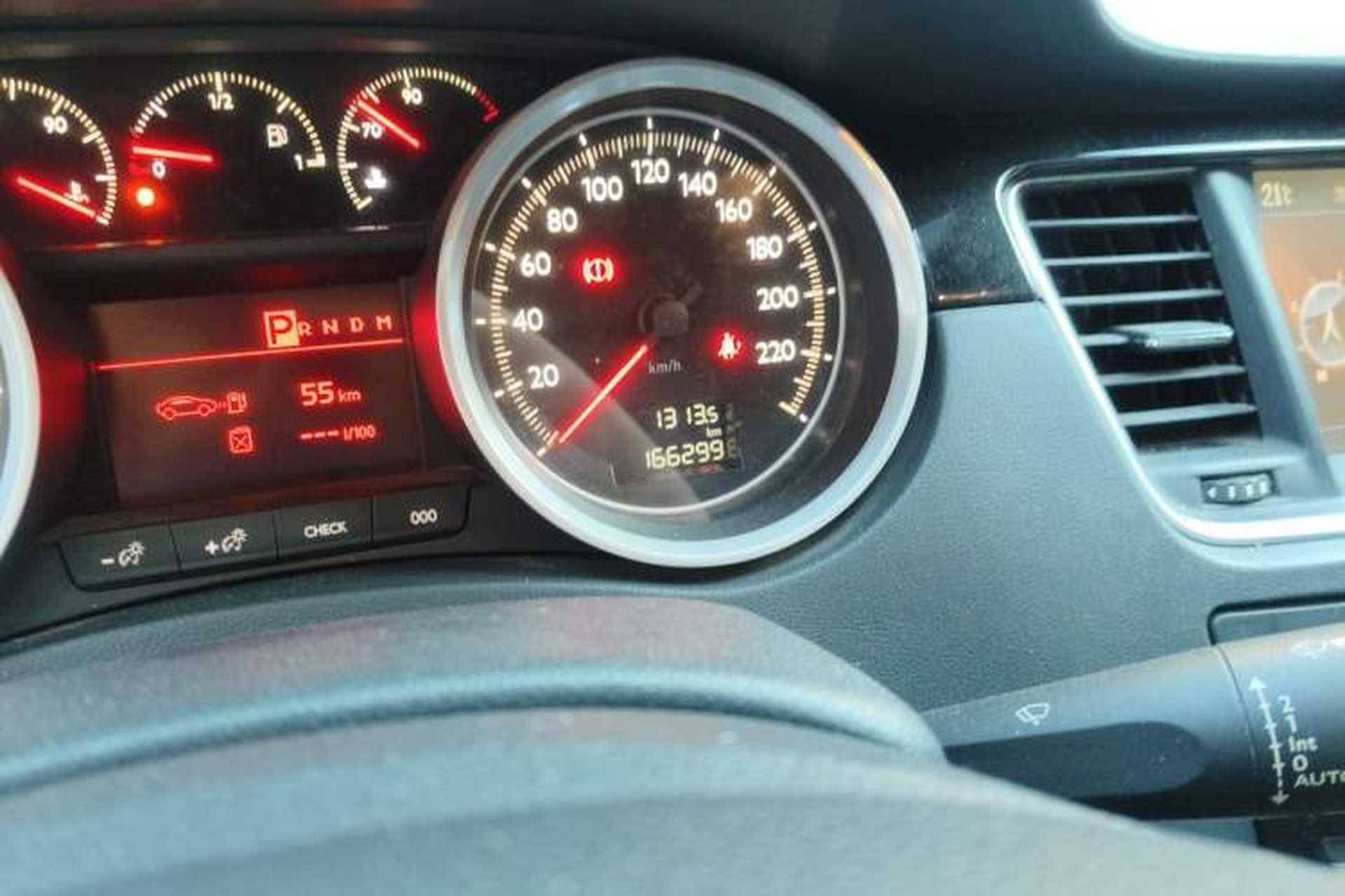 Used Peugeot 508 2012 2.0L Automatic Luxury Edition Odometer Close Up