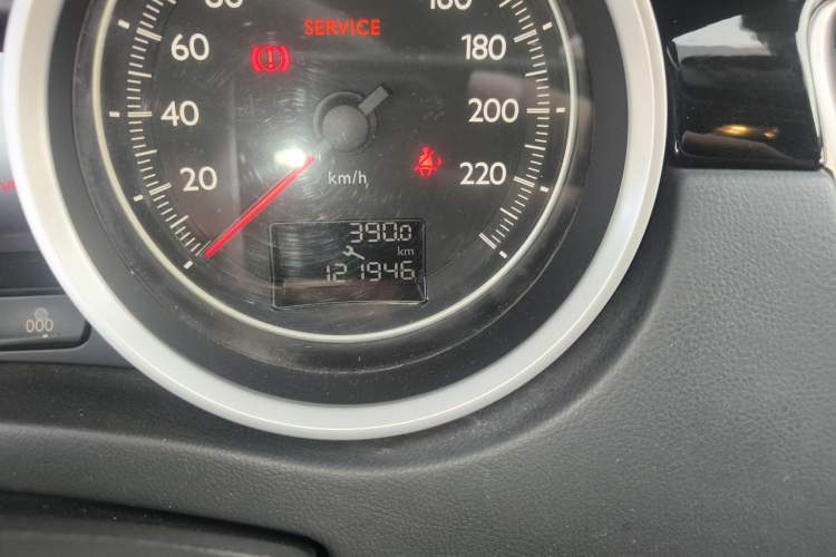 Used Peugeot 508 2012 2.0L Automatic Sunroof Classic Edition Odometer Close Up