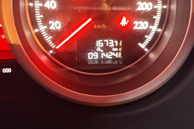 Used Peugeot 508 2012 2.0L Automatic Smart Enjoyment Version Odometer Close Up