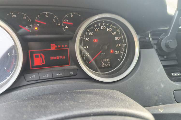 Used Peugeot 508 2012 2.0L Automatic Sunroof Classic Edition Odometer Close Up