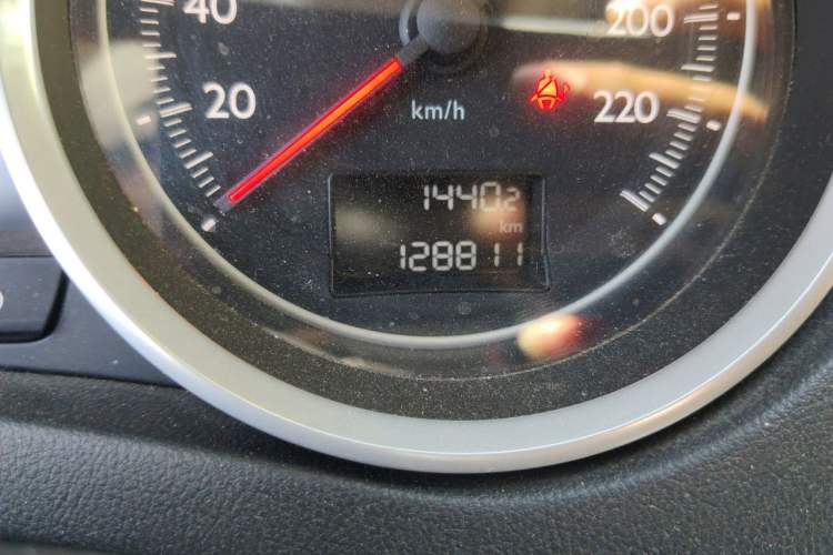 Used Peugeot 508 2012 2.0L Automatic Smart Enjoyment Version Odometer Close Up