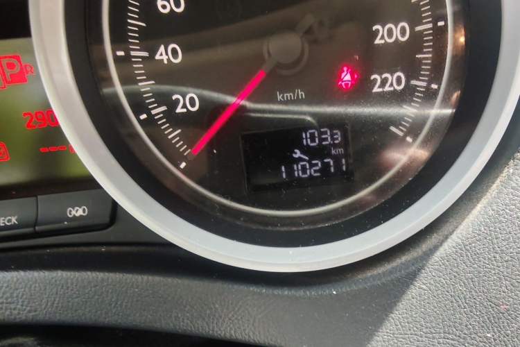 Used Peugeot 508 2012 2.0L Automatic Luxury Edition Odometer Close Up