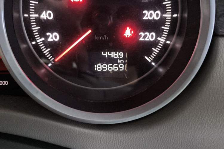 Used Peugeot 508 2012 2.0L Automatic Luxury Edition Odometer Close Up