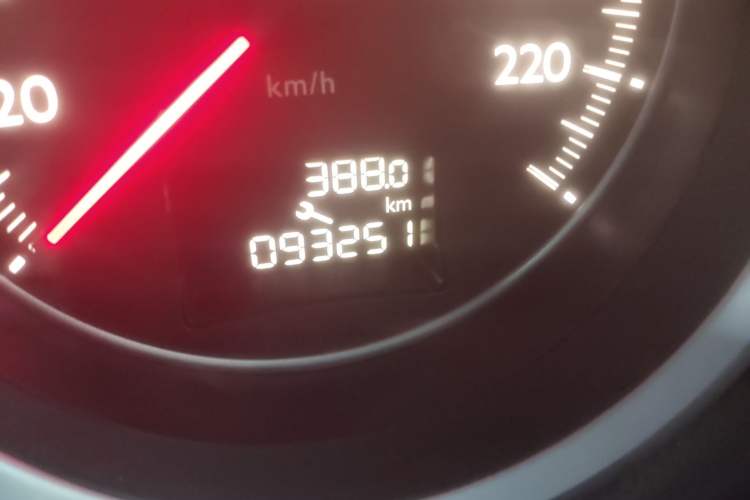 Used Peugeot 508 2012 2.0L Automatic Sunroof Classic Edition Odometer Close Up