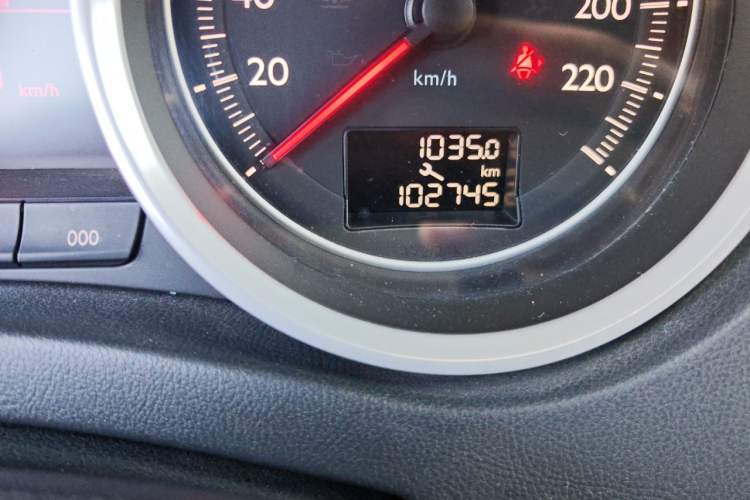 Used Peugeot 508 2012 2.0L Automatic Smart Enjoyment Version Odometer Close Up