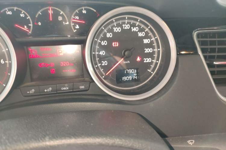 Used Peugeot 508 2012 2.0L Automatic Smart Enjoyment Version Odometer Close Up
