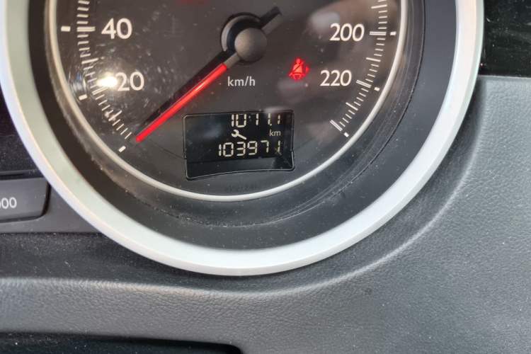 Used Peugeot 508 2012 2.0L Automatic Smart Enjoyment Version Odometer Close Up