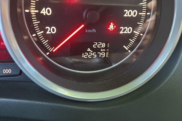Used Peugeot 508 2012 2.0L Automatic Smart Enjoyment Version Odometer Close Up
