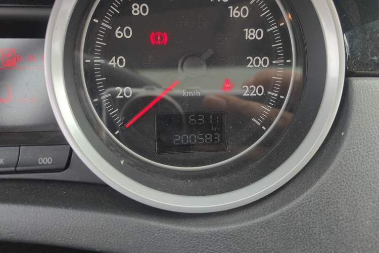 Used Peugeot 508 2012 2.0L Automatic Smart Enjoyment Version Odometer Close Up