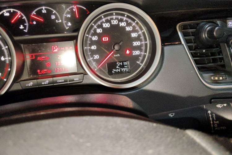 Used Peugeot 508 2012 2.0L Automatic Smart Enjoyment Version Odometer Close Up