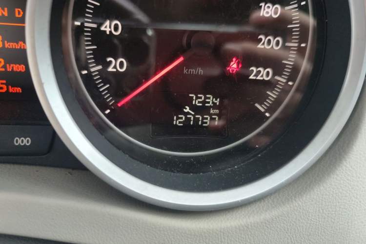 Used Peugeot 508 2012 2.0L Automatic Classic Edition Odometer Close Up