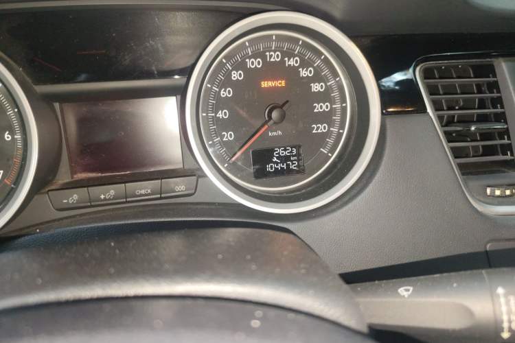 Used Peugeot 508 2012 2.0L Automatic Sunroof Classic Edition Odometer Close Up