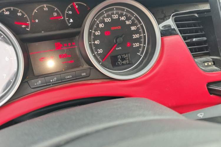 Used Peugeot 508 2012 2.0L Automatic Sunroof Classic Edition Odometer Close Up