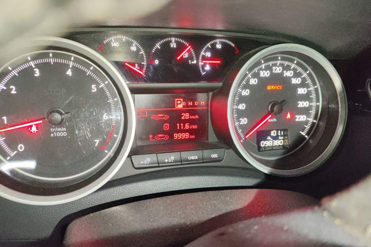 Used Peugeot 508 2012 2.0L Automatic Smart Enjoyment Version Odometer Close Up