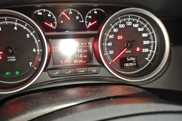 Used Peugeot 508 2012 2.0L Automatic Smart Enjoyment Version Odometer Close Up