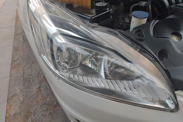 Used Peugeot 508 2012 2.0L Automatic Sunroof Classic Edition Right Front Headlight