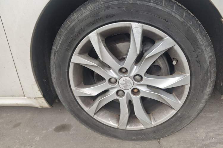 Used Peugeot 508 2012 2.3L Automatic Smart Edition Right Front Wheel Hub