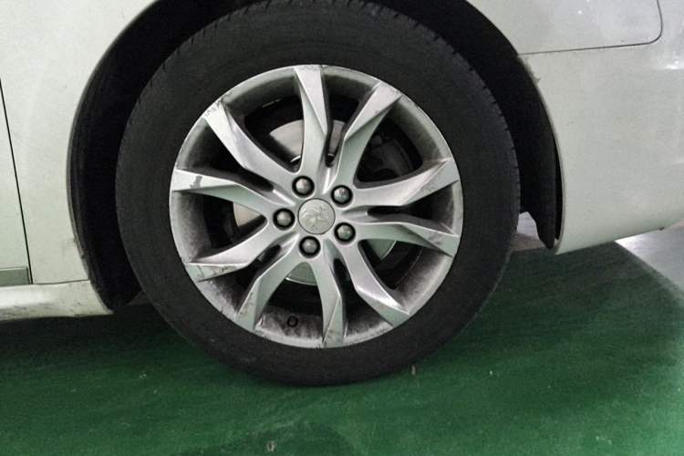 Used Peugeot 508 2012 2.0L Automatic Luxury Edition Right Front Wheel Hub