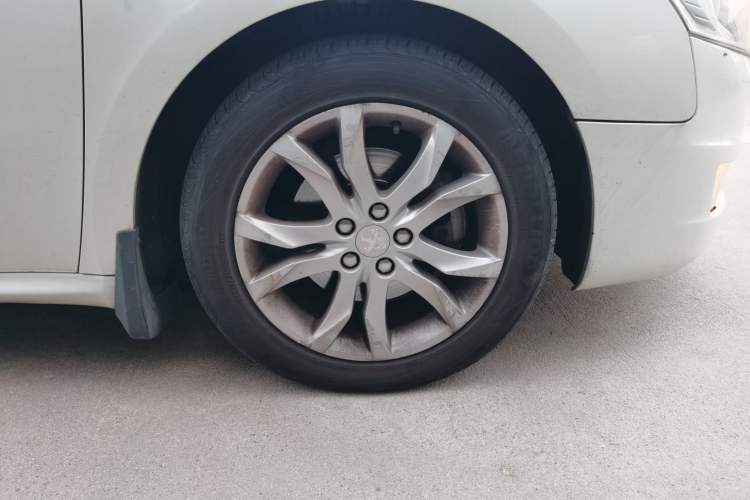 Used Peugeot 508 2012 2.0L Automatic Luxury Edition Right Front Wheel Hub