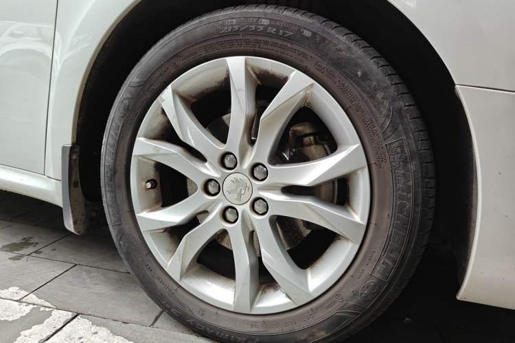 Used Peugeot 508 2012 2.3L Automatic Smart Edition Right Front Wheel Hub