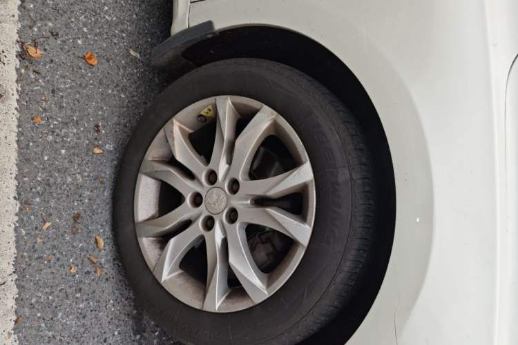 Used Peugeot 508 2012 2.0L Automatic Smart Enjoyment Version Right Front Wheel Hub