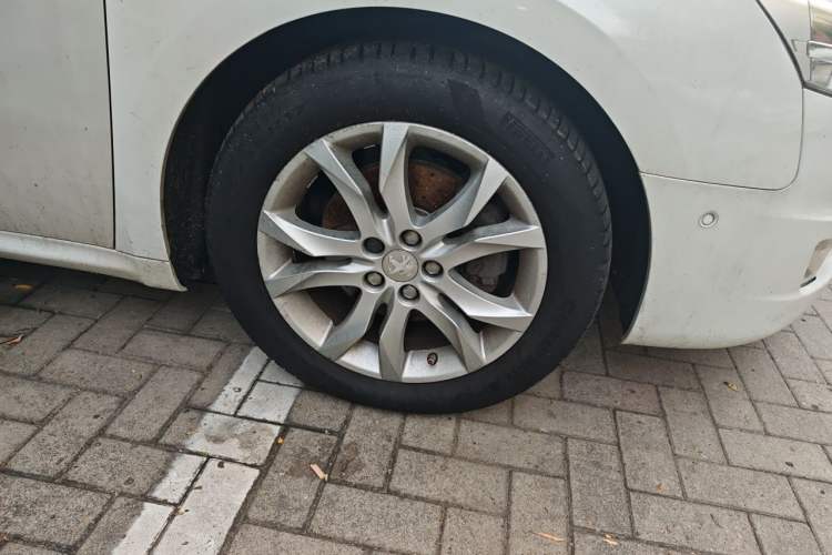 Used Peugeot 508 2012 2.3L Automatic Smart Edition Right Front Wheel Hub