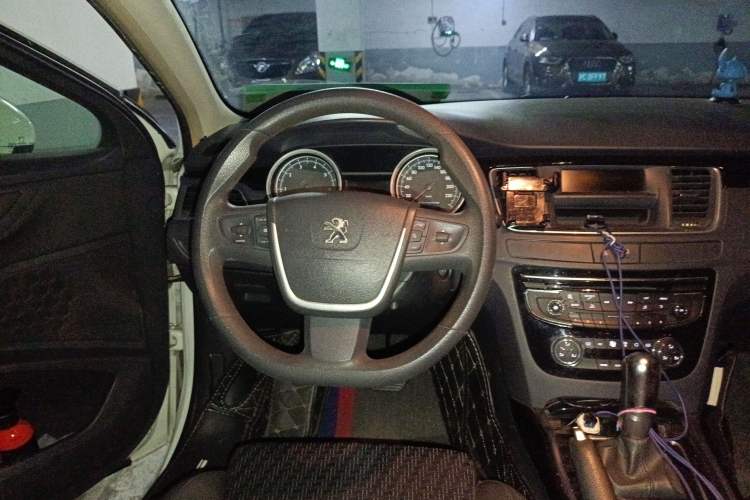 Used Peugeot 508 2012 2.0L Automatic Sunroof Classic Edition Steering Wheel
