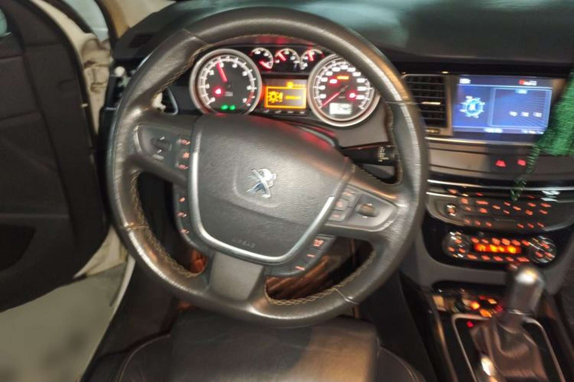 Used Peugeot 508 2012 2.0L Automatic Luxury Edition Steering Wheel