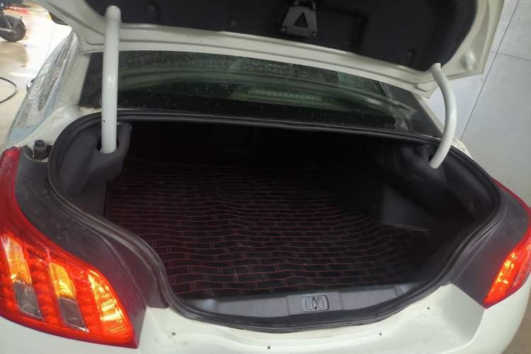 Used Peugeot 508 2012 2.0L Automatic Sunroof Classic Edition Trunk
