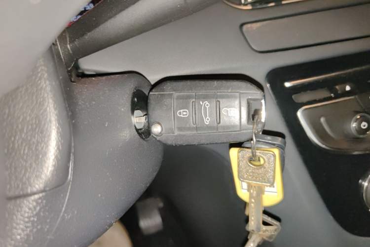 Used Peugeot 508 2012 2.0L Automatic Sunroof Classic Edition Vehicle Key