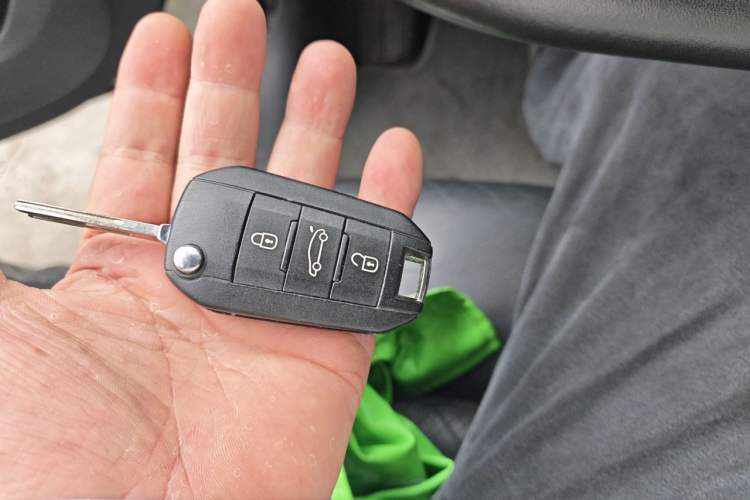 Used Peugeot 508 2012 2.0L Automatic Smart Enjoyment Version Vehicle Key