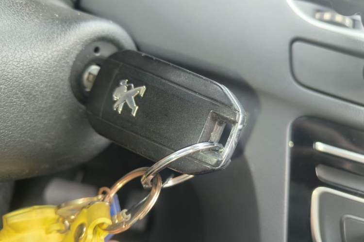 Used Peugeot 508 2012 2.0L Automatic Sunroof Classic Edition Vehicle Key