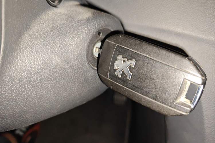 Used Peugeot 508 2012 2.0L Automatic Classic Edition Vehicle Key