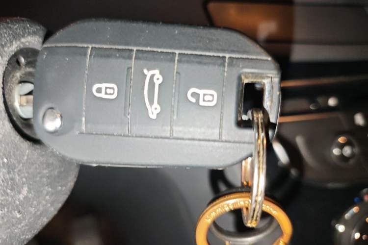 Used Peugeot 508 2012 2.0L Automatic Smart Enjoyment Version Vehicle Key