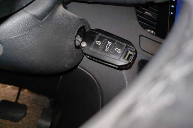 Used Peugeot 508 2012 2.0L Automatic Smart Enjoyment Version Vehicle Key