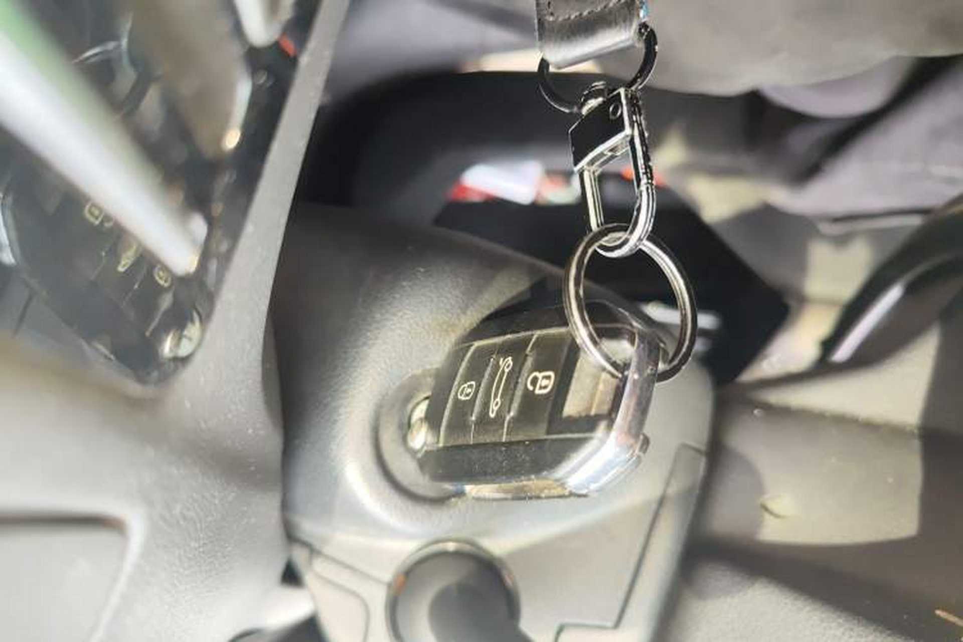 Used Peugeot 508 2012 2.0L Automatic Sunroof Classic Edition Vehicle Key