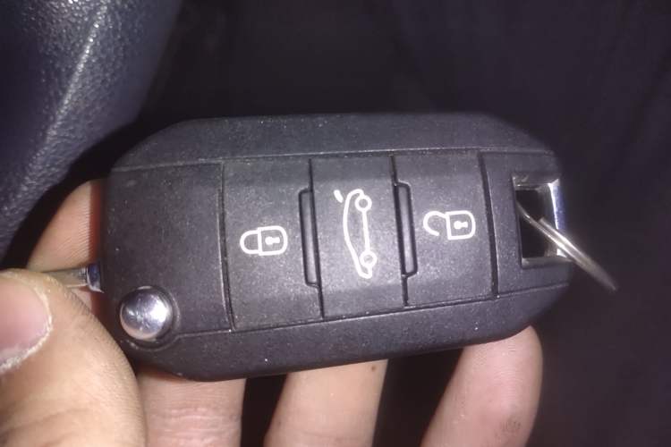Used Peugeot 508 2012 2.0L Automatic Sunroof Classic Edition Vehicle Key