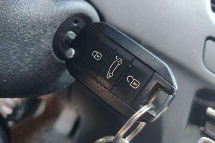 Used Peugeot 508 2012 2.0L Automatic Smart Enjoyment Version Vehicle Key
