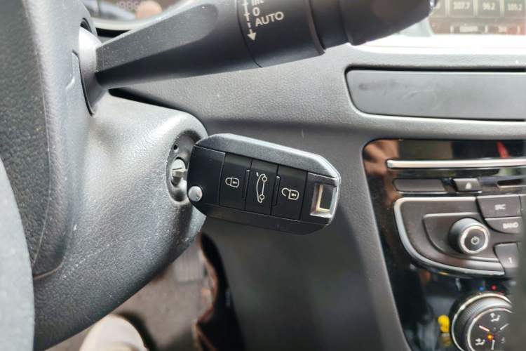Used Peugeot 508 2012 2.0L Automatic Smart Enjoyment Version Vehicle Key