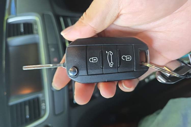 Used Peugeot 508 2012 2.0L Automatic Smart Enjoyment Version Vehicle Key