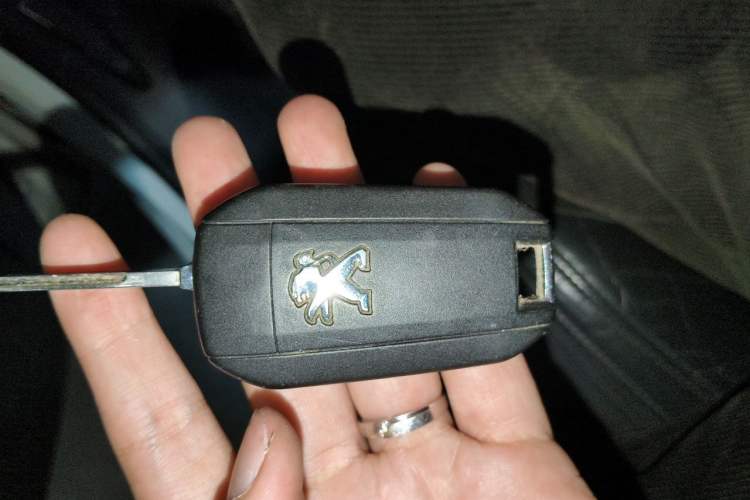 Used Peugeot 508 2012 2.0L Automatic Smart Enjoyment Version Vehicle Key