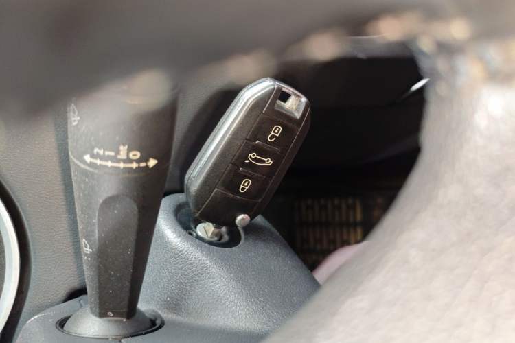 Used Peugeot 508 2012 2.0L Automatic Sunroof Classic Edition Vehicle Key
