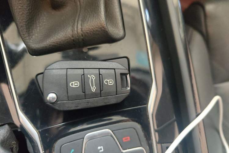 Used Peugeot 508 2012 2.0L Automatic Smart Enjoyment Version Vehicle Key